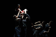 Yurika Kitano, Gianni Melfi, Lorenzo Alberti, Vadzim Kezik i Adam Myśliński w „Darkness” Izadory Weiss, fot. Ewa Krasucka