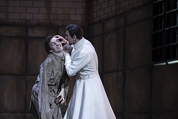 [Translate to English:] Kilian Smith (Renfield) i Carlos Martín Pérez (Dr Seward), fot. Ewa Krasucka