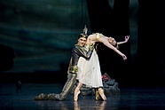 Maria Żuk i Sergey Popov w „Bajaderze” Natalii Makarowej, fot. Ewa Krasucka