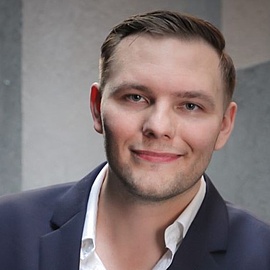 Adrian Janus