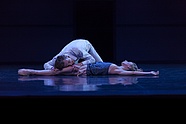 [Translate to English:] Maksim Woitiul i Aleksandra Liashenko w „Romeo i Julii” Krzysztofa Pastora, fot. Ewa Krasucka