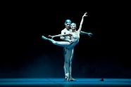 Yuka Ebihara i Vladimir Yaroshenko w „Śnie nocy letniej” Johna Neumeiera, fot. Ewa Krasucka