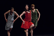 Agnieszka Jankowska, Yurika Kitano i Natalia Pasiut w „Darkness” Izadory Weiss, fot. Ewa Krasucka