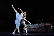 „Korsarz”, Ryota Kitai (Konrad) i Jaeeun Jung (Medora), fot. Ewa Krasucka