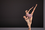 Palina Rusetskaya i Carlos Martín Pérez w „Chromie” Wayne’a McGregora, fot. Ewa Krasucka