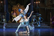 [Translate to English:] Dawid Trzensimiech i Melissa Abel w „Śpiącej królewnie” Jurija Grigorowicza, fot. Ewa Krasucka