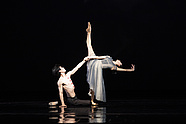 „Burza”, Ryota Kitai (Kaliban) i Chinara Alizade (Miranda), fot. Ewa Krasucka