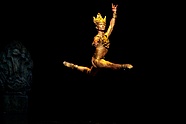 Diogo de Oliveira as Golden Idol in “La Bayadère”, ph. Ewa Krasucka