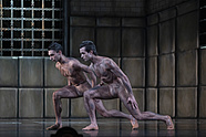 Diogo de Oliveira and Cezary Wąsik as Phantoms in “Dracula”, ph. Ewa Krasucka