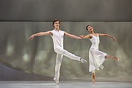 Yuka Ebihara i Patryk Walczak w „Koncercie e-moll” Liama Scarletta, fot. Ewa Krasucka