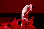Kristóf Szabó i Polski Balet Narodowy w „Koncercie f-moll” Krzysztofa Pastora, fot. Ewa Krasucka