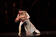 „Mayerling” Kennetha MacMillana: Vladimir Yaroshenko (Arcyksiążę Rudolf) i Yuka Ebihara (Hrabina Marie Larisch), fot. Ewa Krasucka