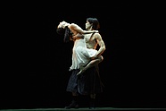 „Bieguni-Harnasie”, Jaeeun Jung (Galina) i Ryota Kitai (Harnaś), fot. Ewa Krasucka