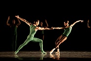 Vladimir Yaroshenko i Maria Żuk w „Artifact Suite” Williama Forsythe'a, fot. Ewa Krasucka