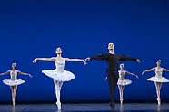 Diogo de Oliveira and Hye Ji Kang in “Symphony in C”, ph. Ewa Krasucka, © The School of American Ballet 