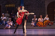 [Translate to English:] Paweł Koncewoj i Chinara Alizade w „Don Kichocie” Alexeia Fadeyecheva, fot. Ewa Krasucka