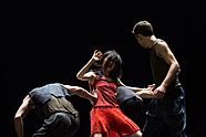Yurika Kitano w „Darkness” Izadory Weiss, fot. Ewa Krasucka