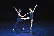 Patryk Walczak i Aleksandra Liashenko w „Adagio & Scherzo” Krzysztofa Pastora, fot. Ewa Krasucka